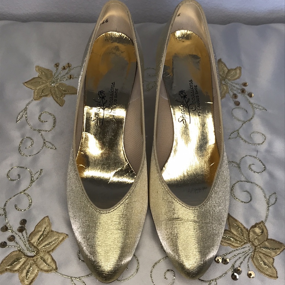 Vintage 80’s Gold Kitten Heel Pumps 7.5 - Picture 6 of 9